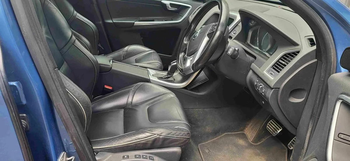 Volvo XC60 2016 - Image 2