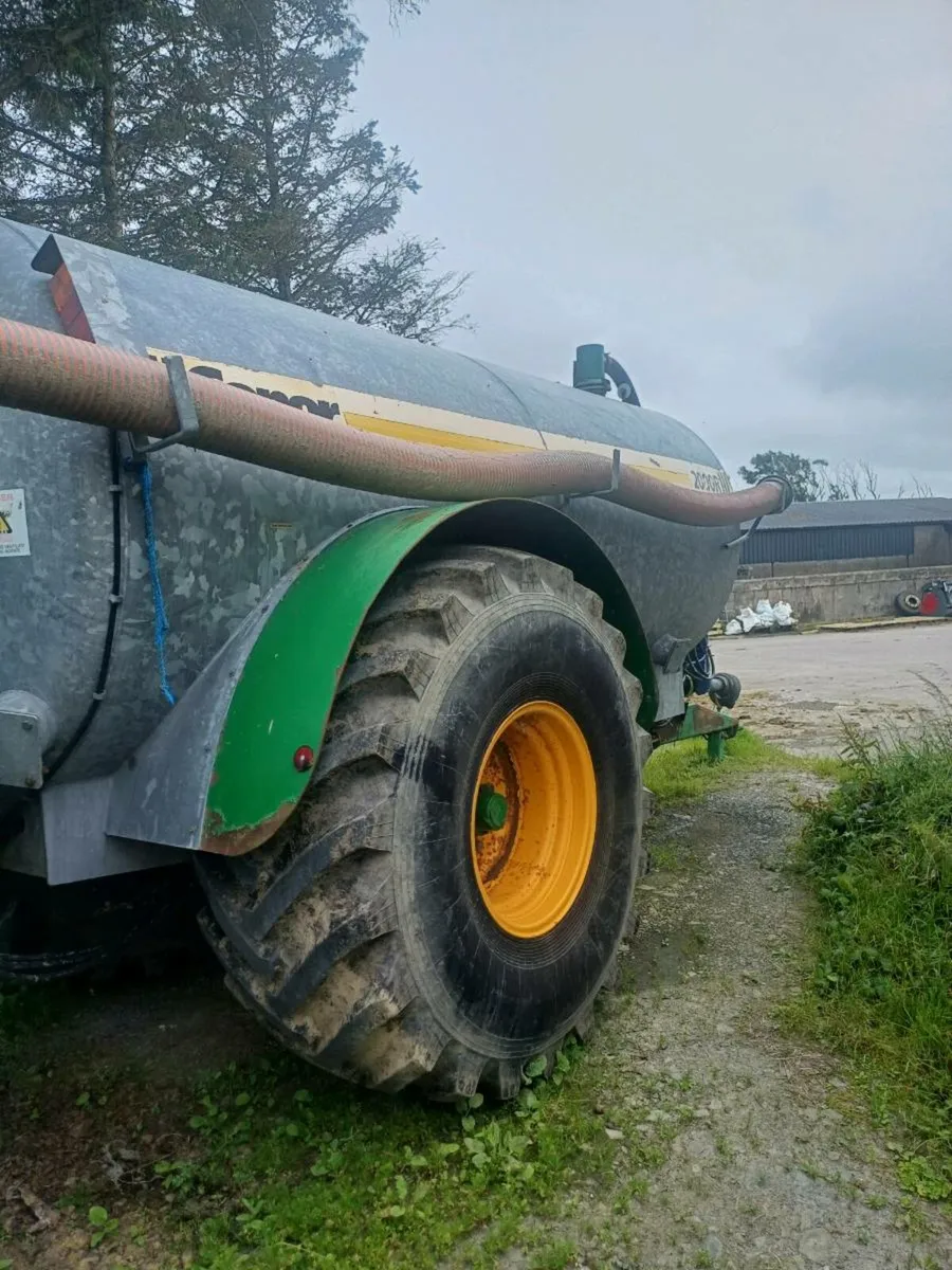 2000 gallon Conor slurry tank - Image 2