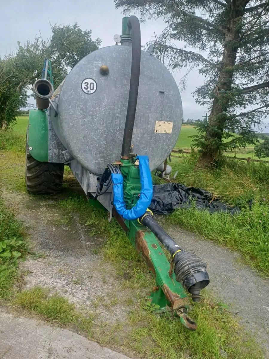2000 gallon Conor slurry tank - Image 3