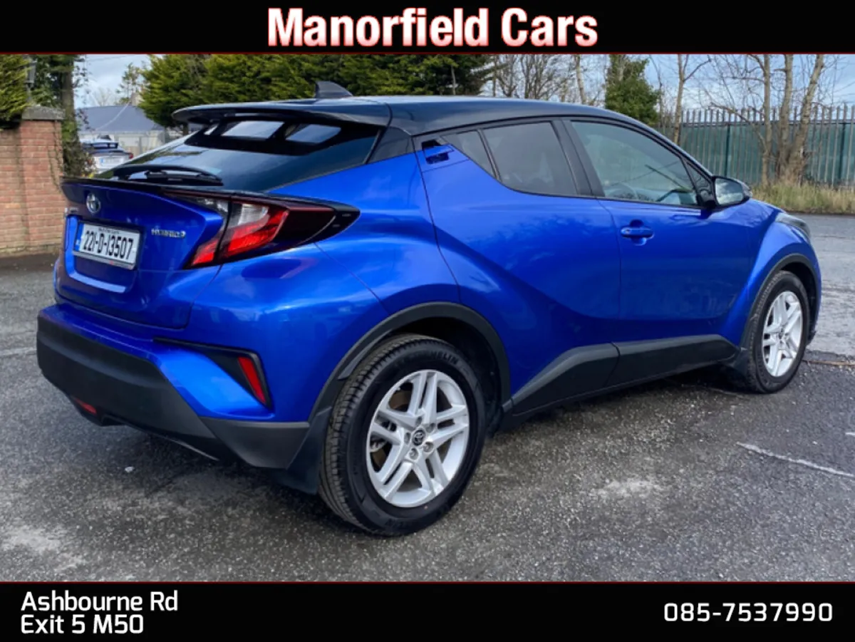 2022 221 Toyota C-HR Luna 1.8 Petrol Hybrid SUV - Image 4