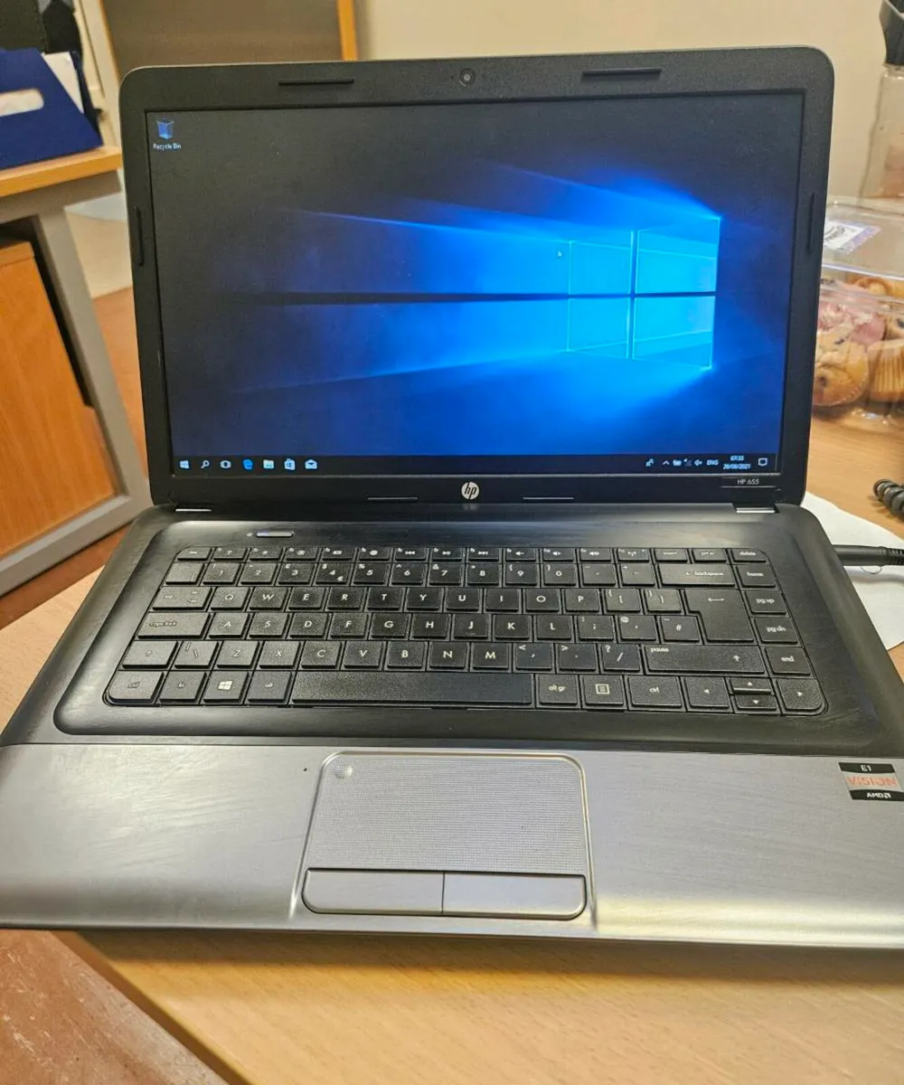 HP 655 laptop with charger and carry bag - Image 1