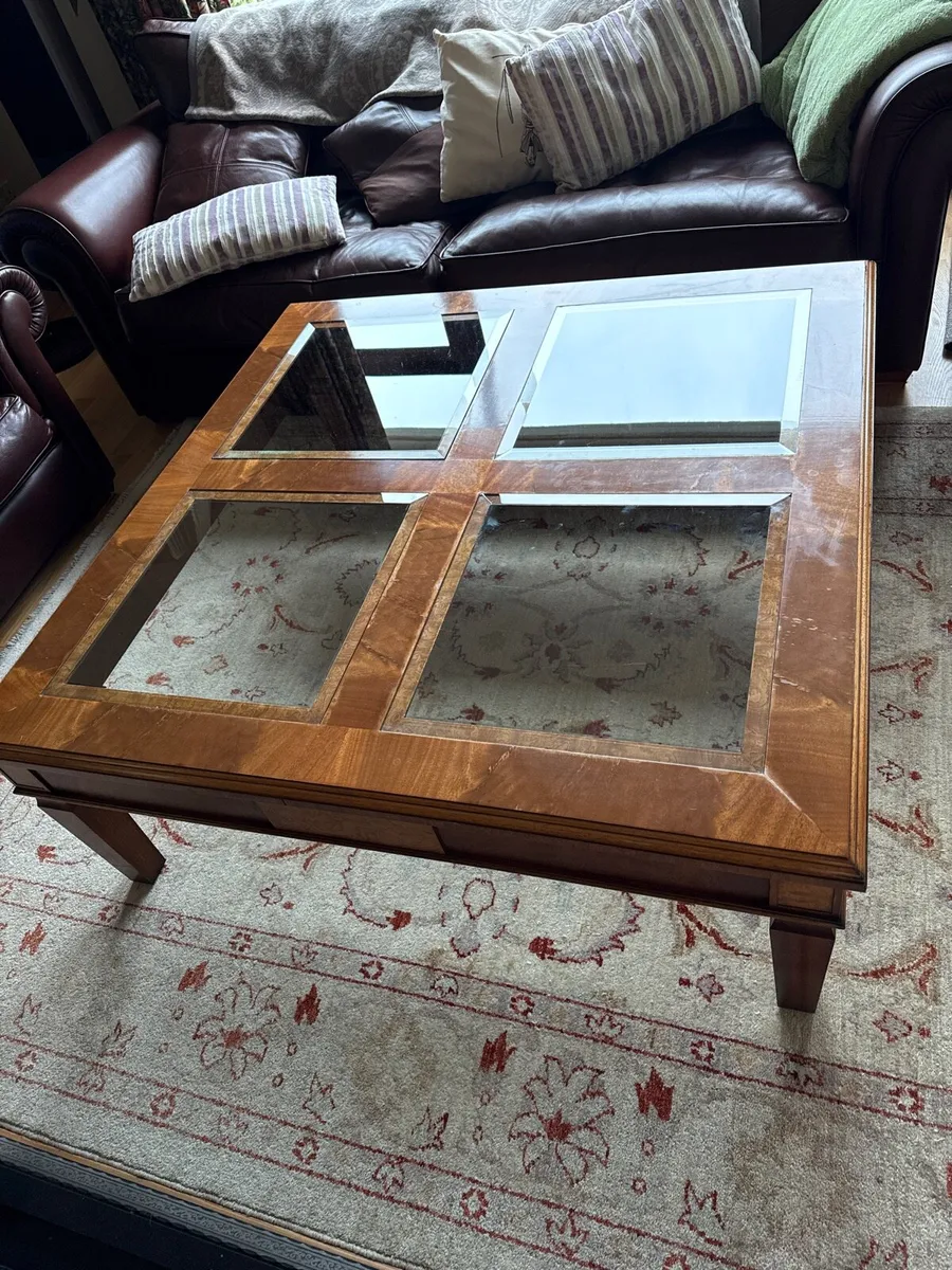 Mahogany Grandeur coffee table - Image 2