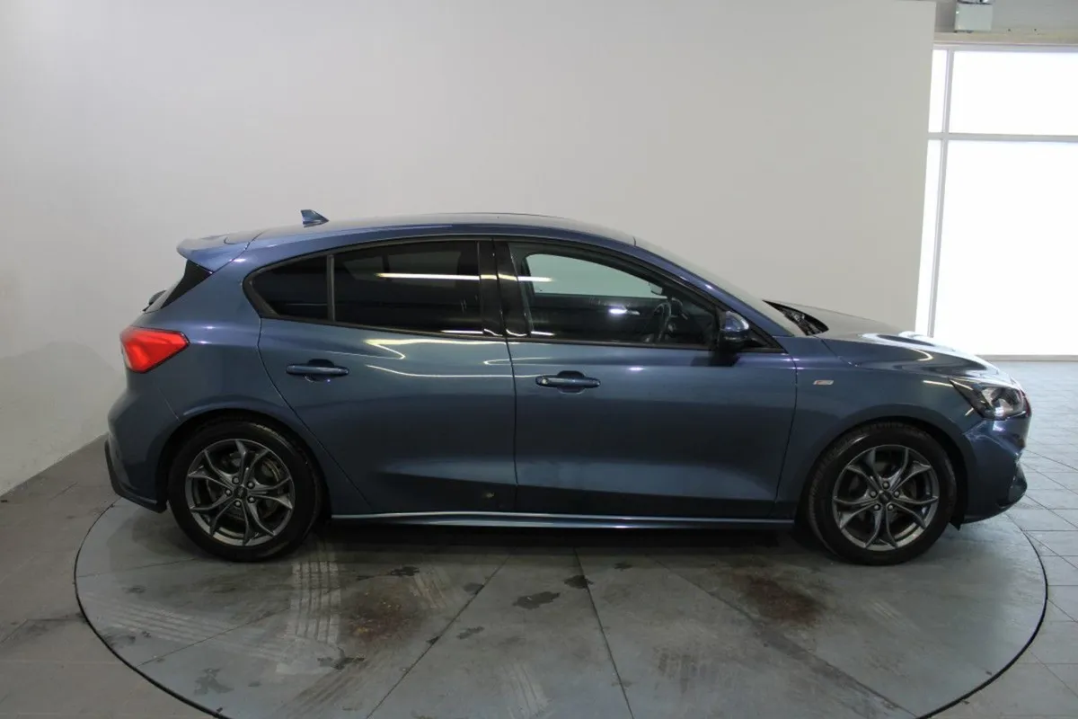 Ford Focus 1.5 Tdci 120PS St-line - Image 3