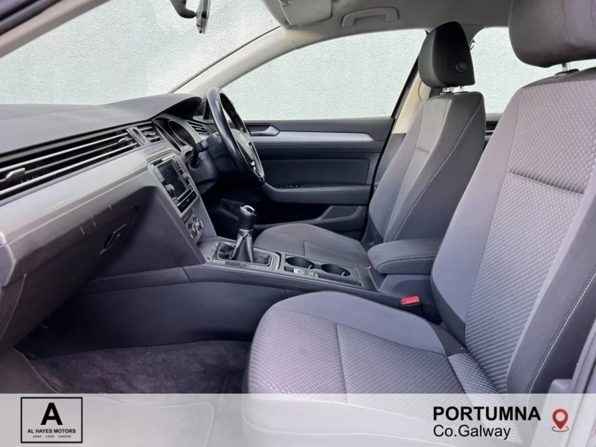 Volkswagen Passat Trendline 1.6 TDI 6speed 120BHP - Image 3