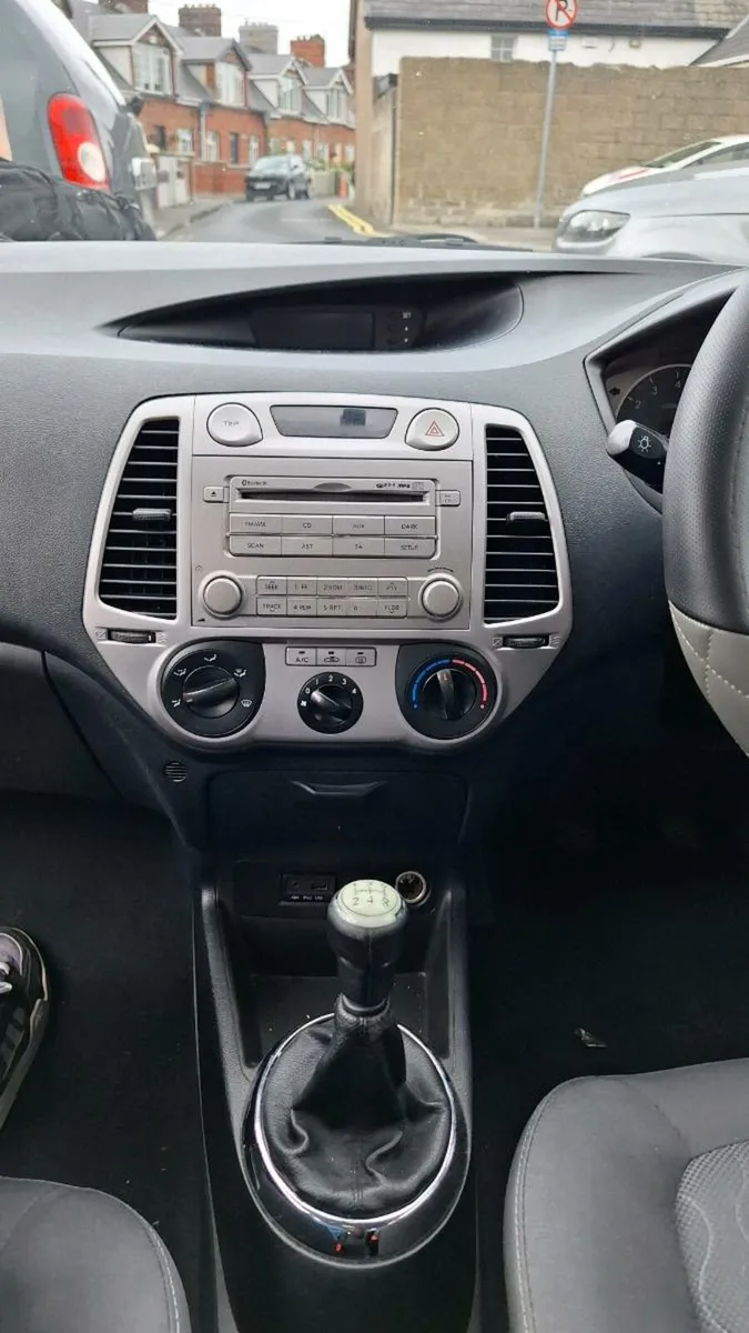 Huundai i20 2012 - Needs engine replacement - Image 3