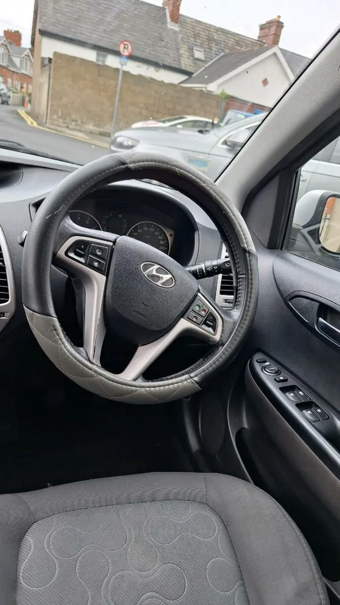Huundai i20 2012 - Needs engine replacement - Image 4