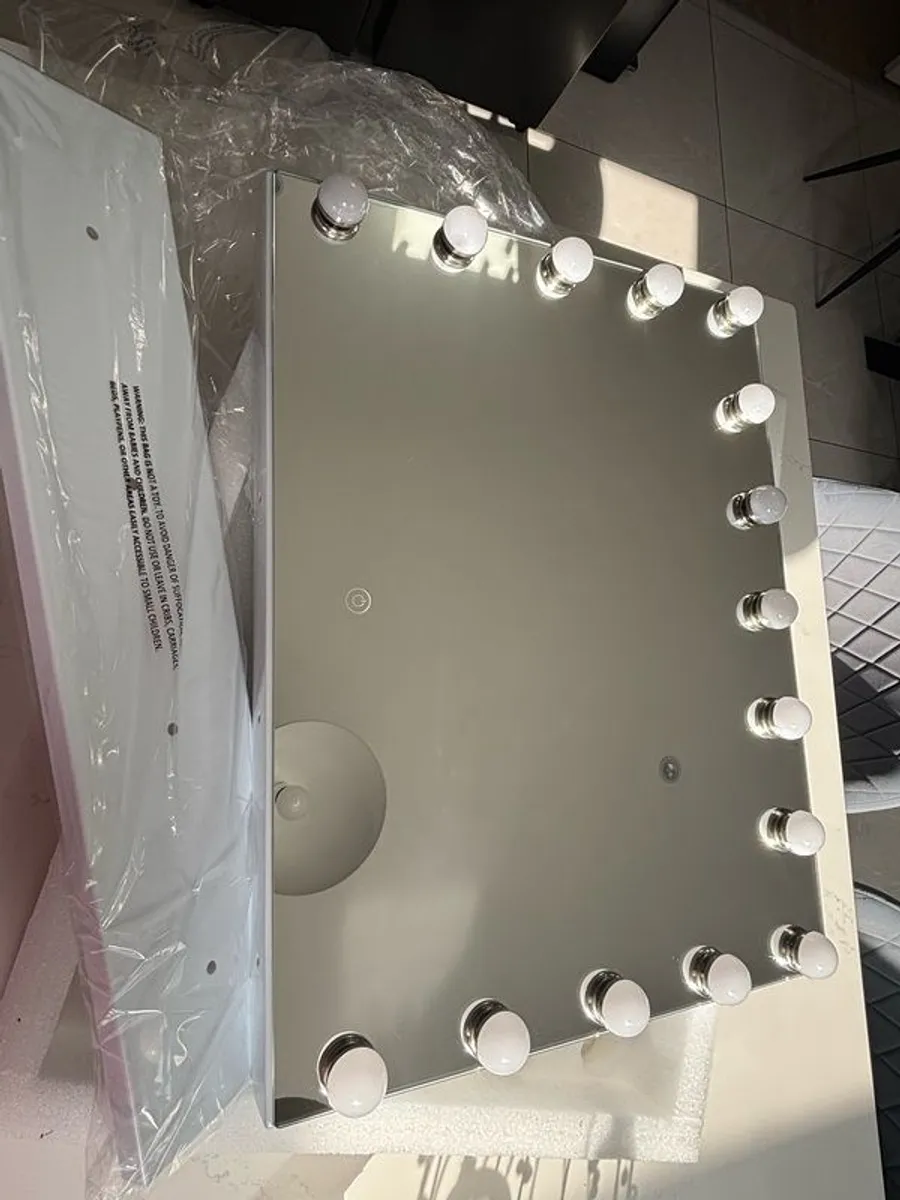 Hollywood Vanity mirror - Image 1