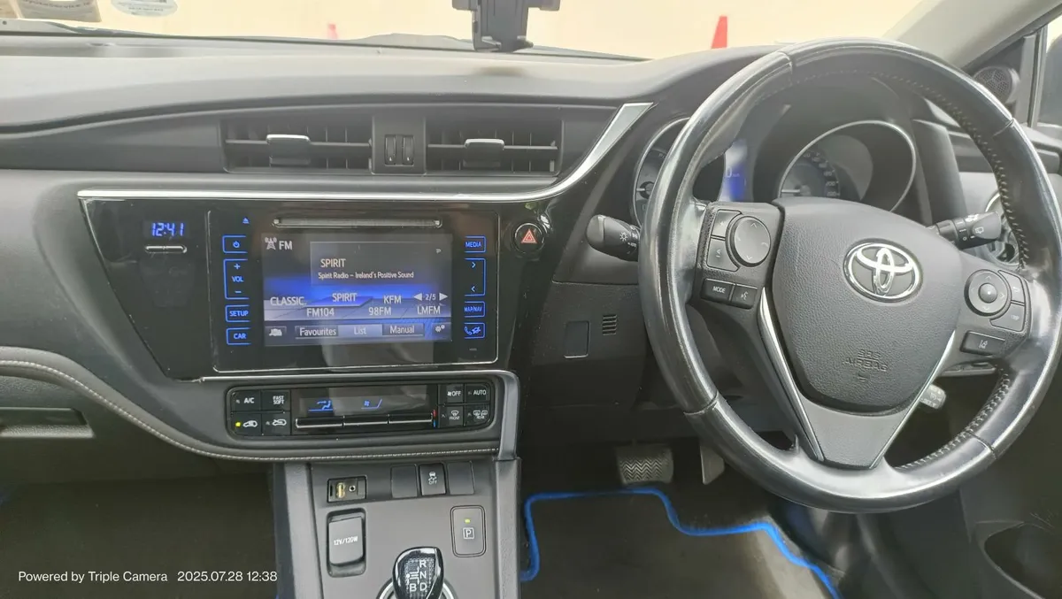 Toyota Auris 2016 - Image 1