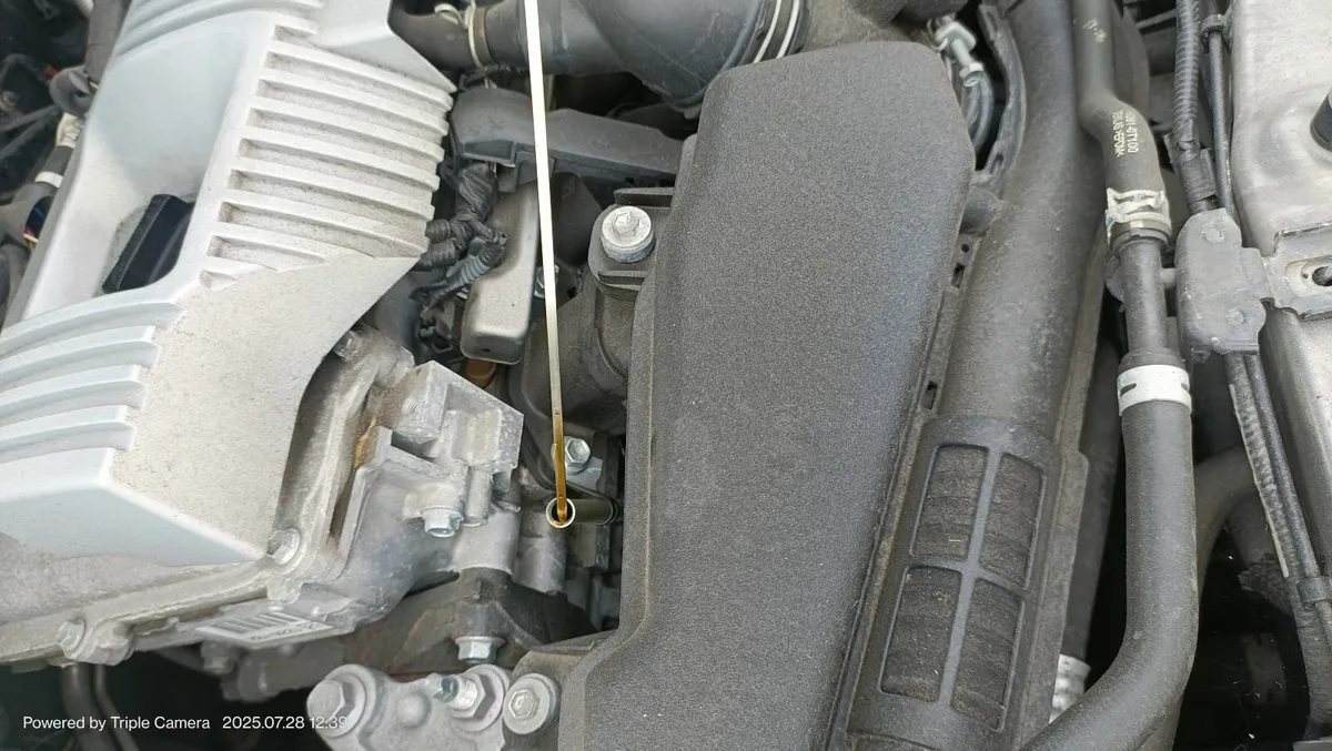 Toyota Auris 2016 - Image 2