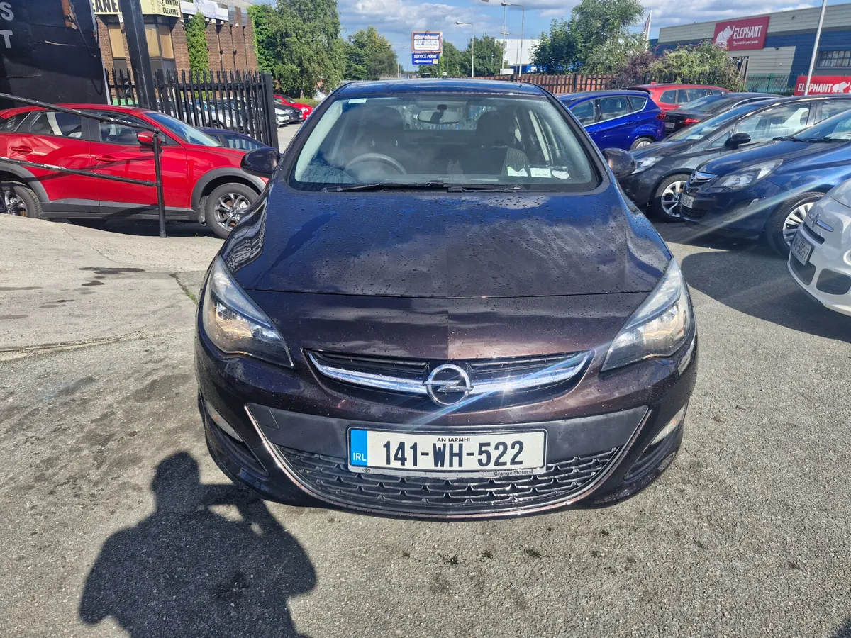 Opel Astra 2014 - Image 2