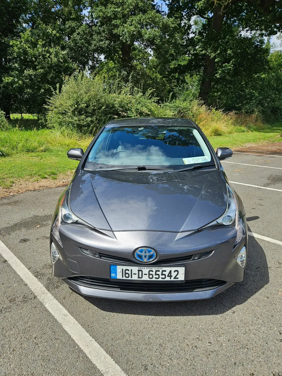 2016 Toyota Prius, Full Leather, Hi-Spec - Image 2