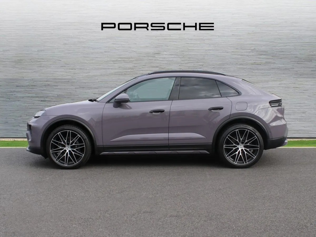 Porsche Macan 4 Electric - Image 3