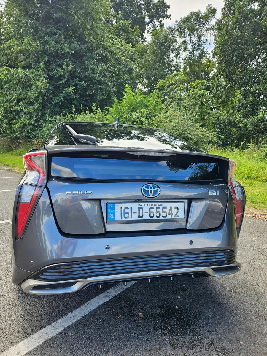 2016 Toyota Prius, Full Leather, Hi-Spec - Image 3