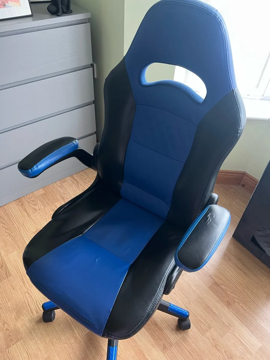 Gaming Chair - Image 2