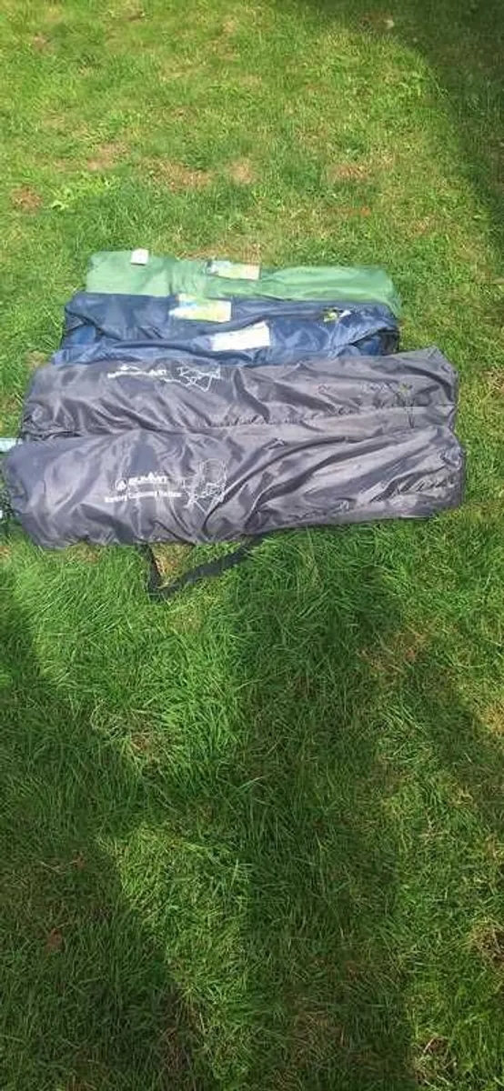 Tent and accessories - Image 3