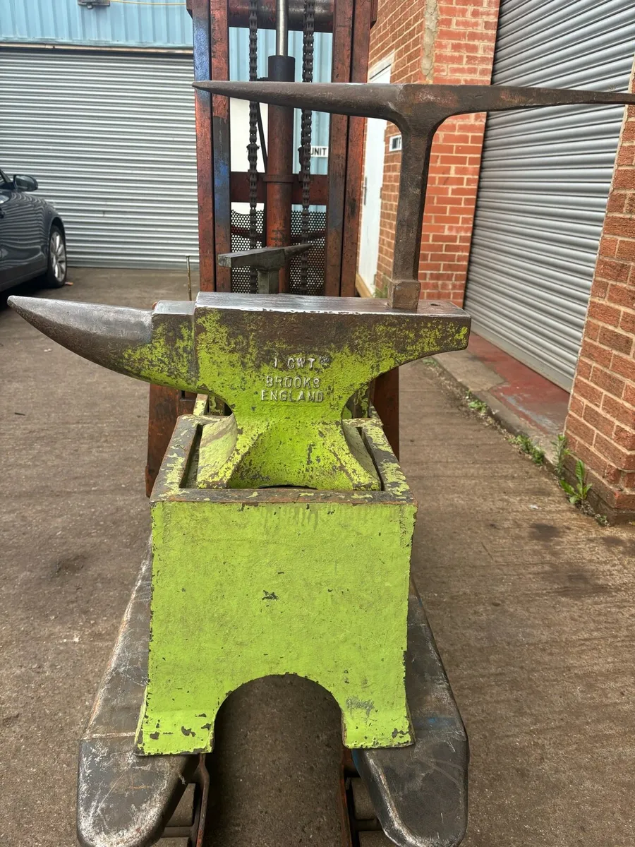 12” Brooks swage factory  stand 51kg Anvil - Image 2