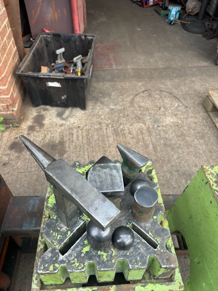 12” Brooks swage factory  stand 51kg Anvil - Image 4