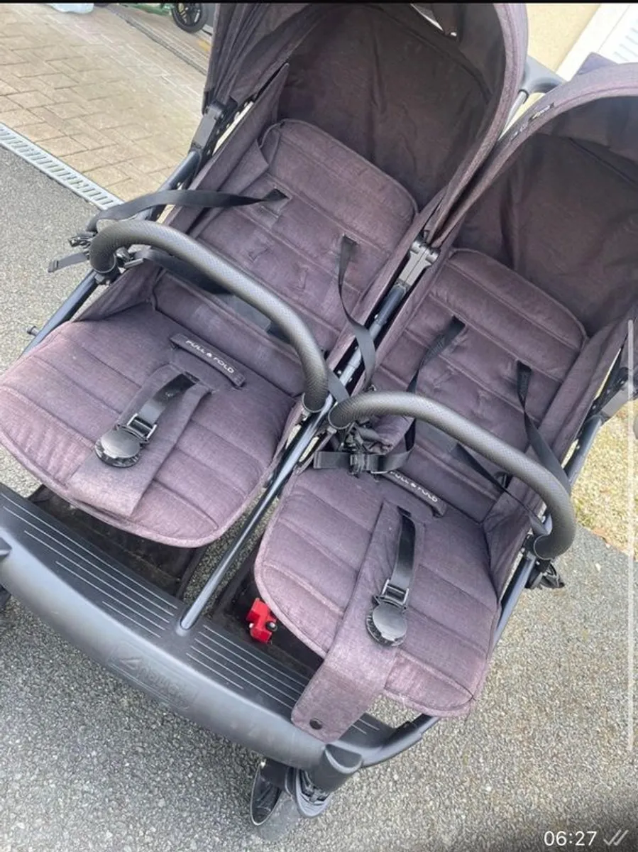 Uptown Twin Buggy  Double Stroller Great Condition, Lightly Used - Image 3