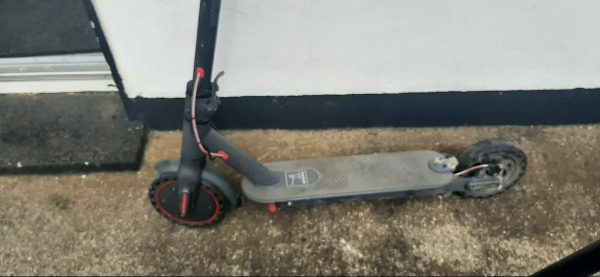 E scooters - Image 1
