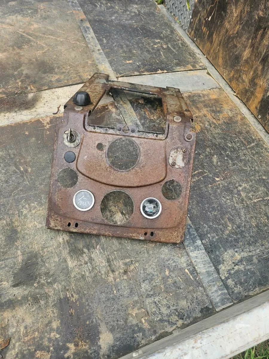 Mf165 dash - Image 1