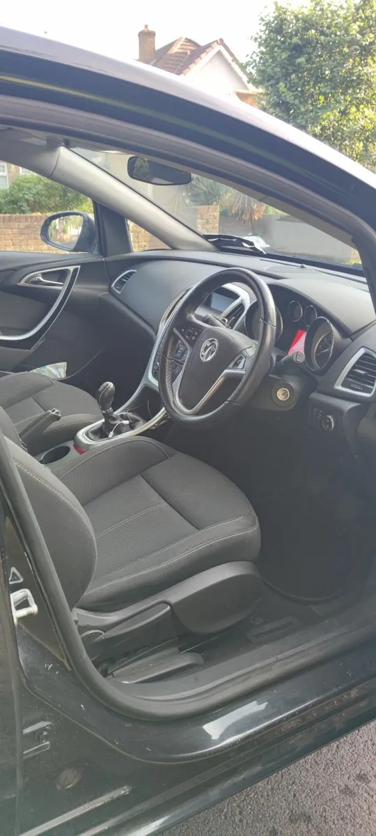 Vauxhall Astra 2014 - Image 2