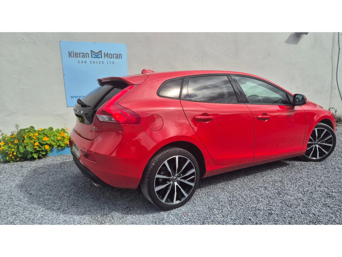 Volvo V40 D4 Auto - Image 4