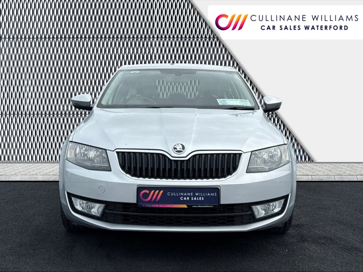 Skoda Octavia 2014 ELEGANCE 1.6 TDI AUTOMATIC HATC - Image 3