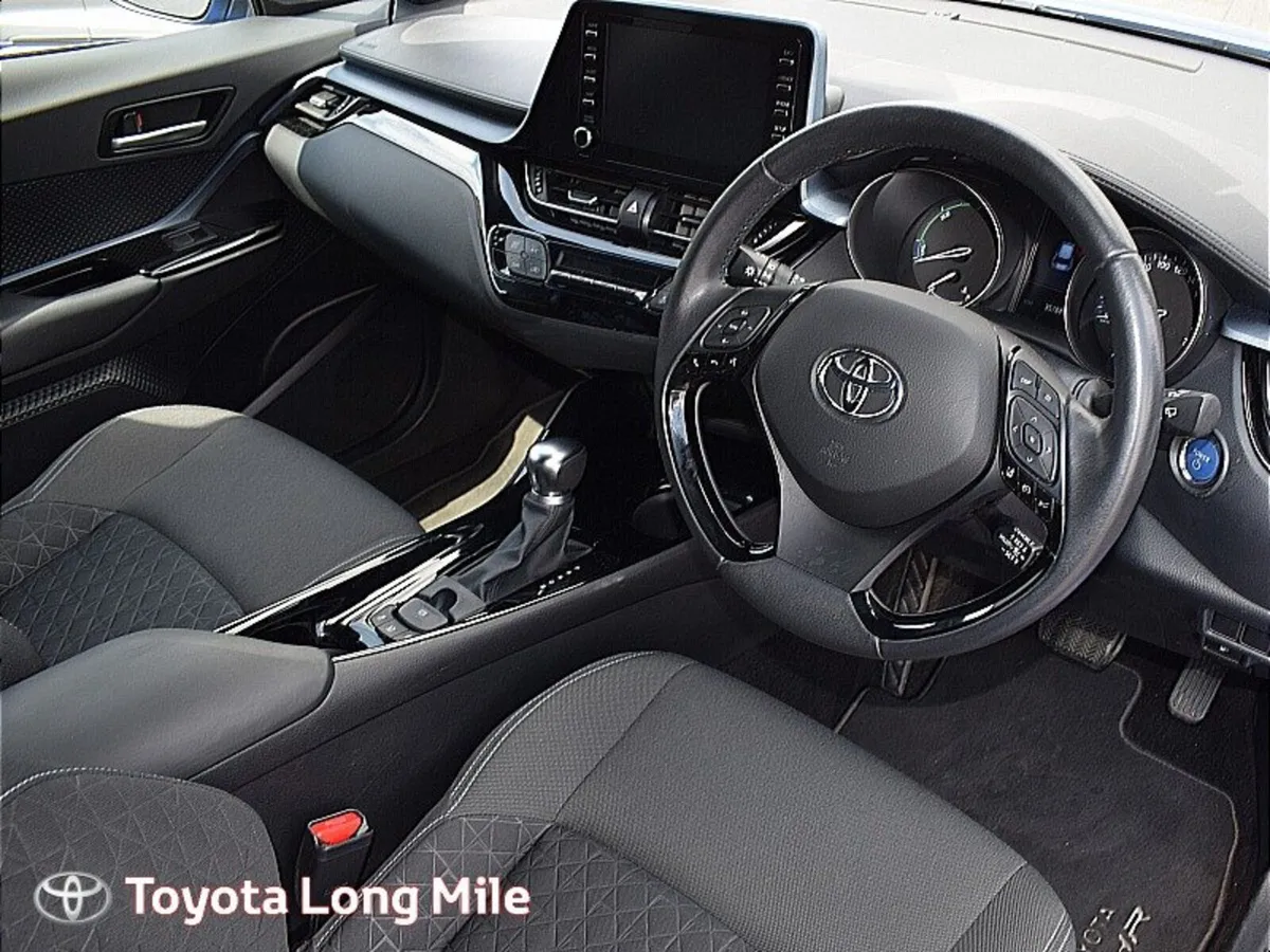 Toyota C-HR 1.8 Hybrid Sport 5dr - Image 4
