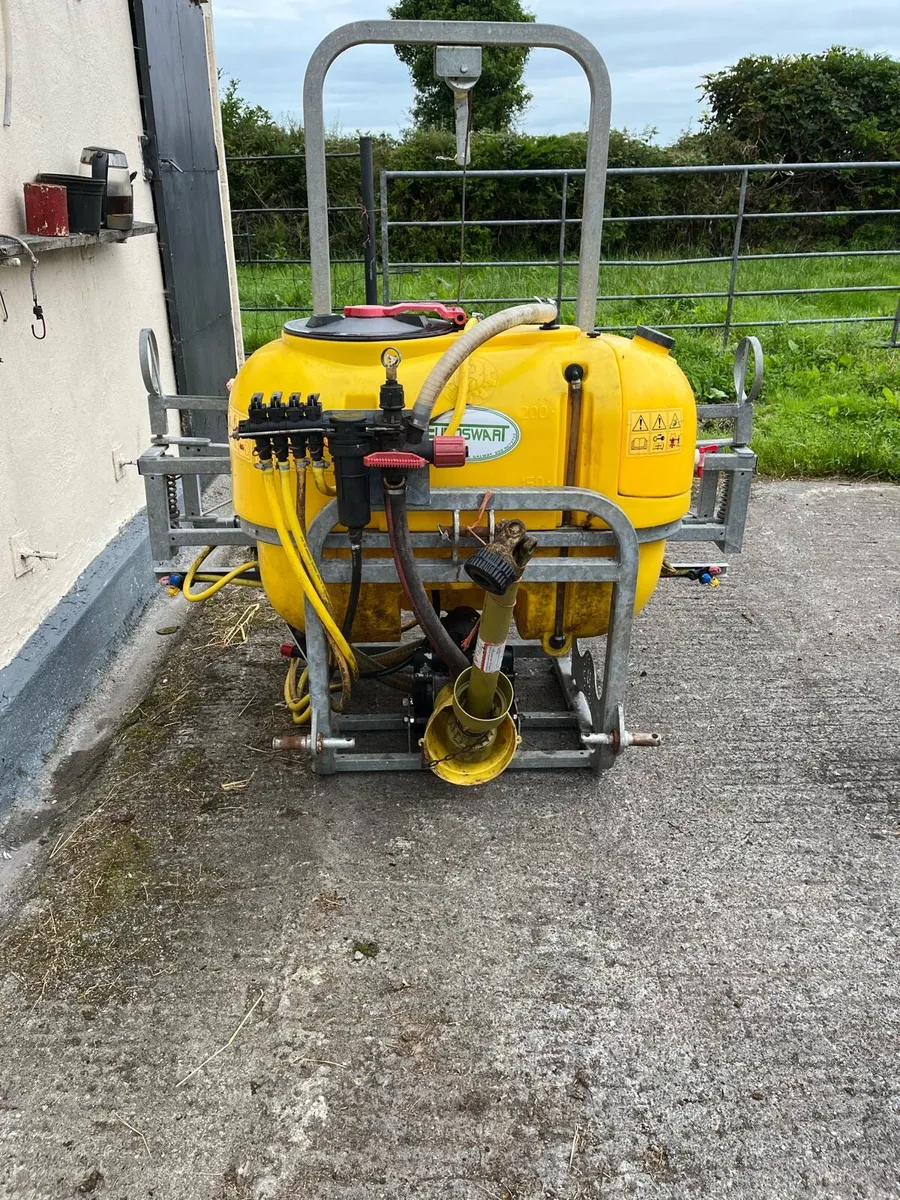 Sprayer for sale - Image 1