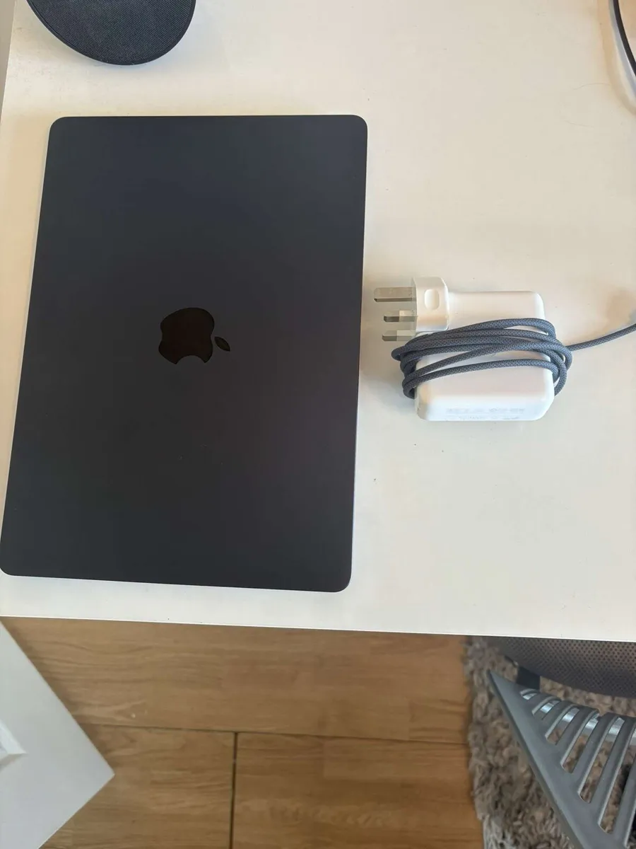 MacBook Air M2 2022, Midnight, 256GB - Image 1