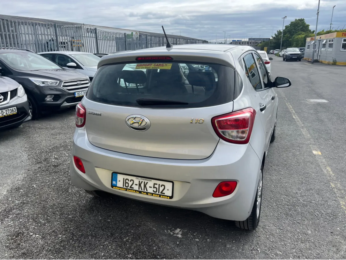 Hyundai i10 MANUAL CLASSIC 4DR - Image 4