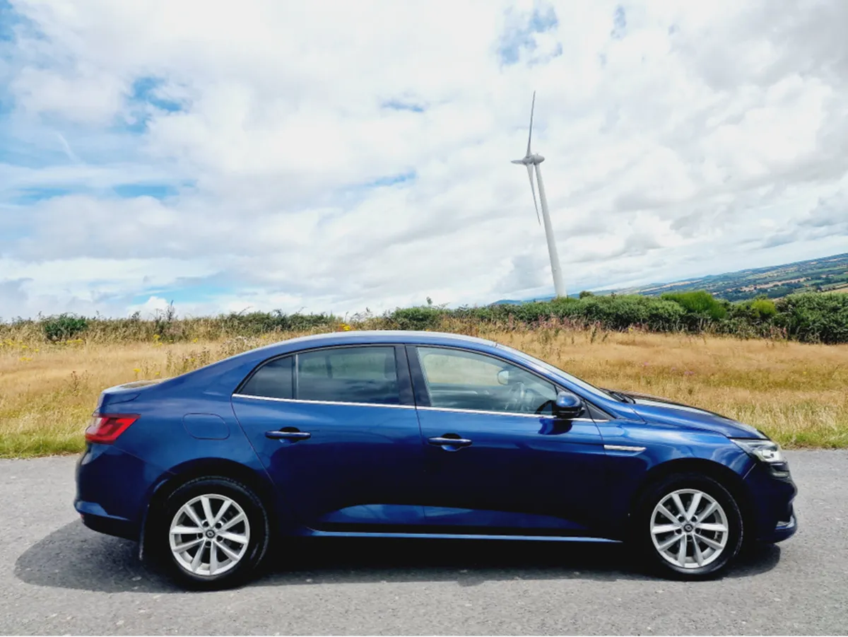 Renault Megane IV GC 1.3 SIGNATURE TCE - Image 2