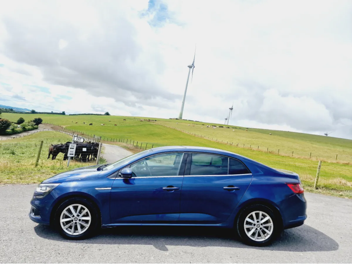Renault Megane IV GC 1.3 SIGNATURE TCE - Image 3