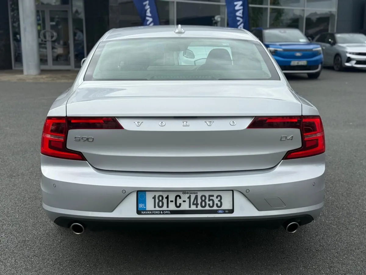 Volvo S90 Momentum 190BHP AUTO 2.0 TD - Image 4