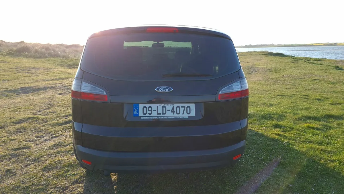 Ford S-Max 2009 - Image 2