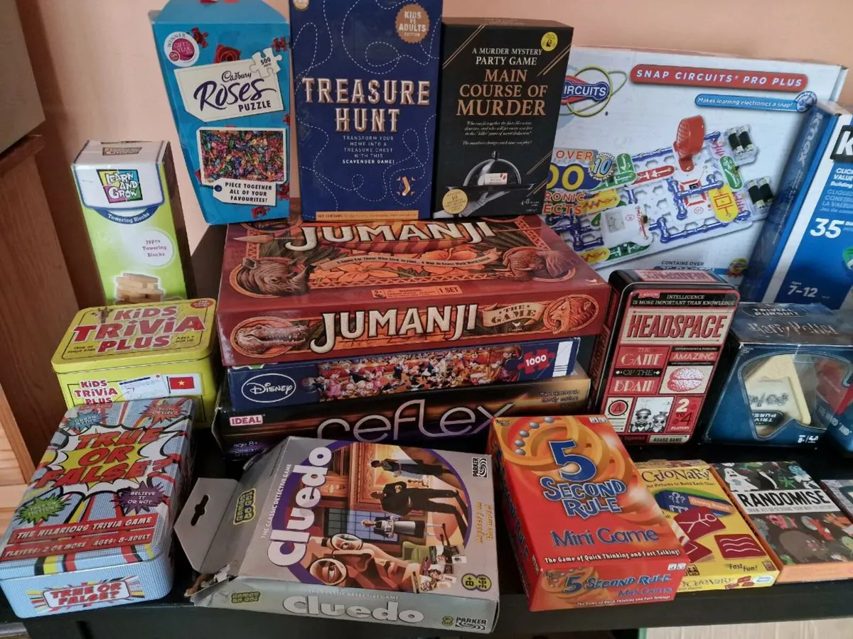 Board games and books - Image 2