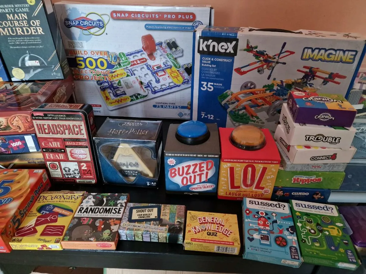 Board games and books - Image 3