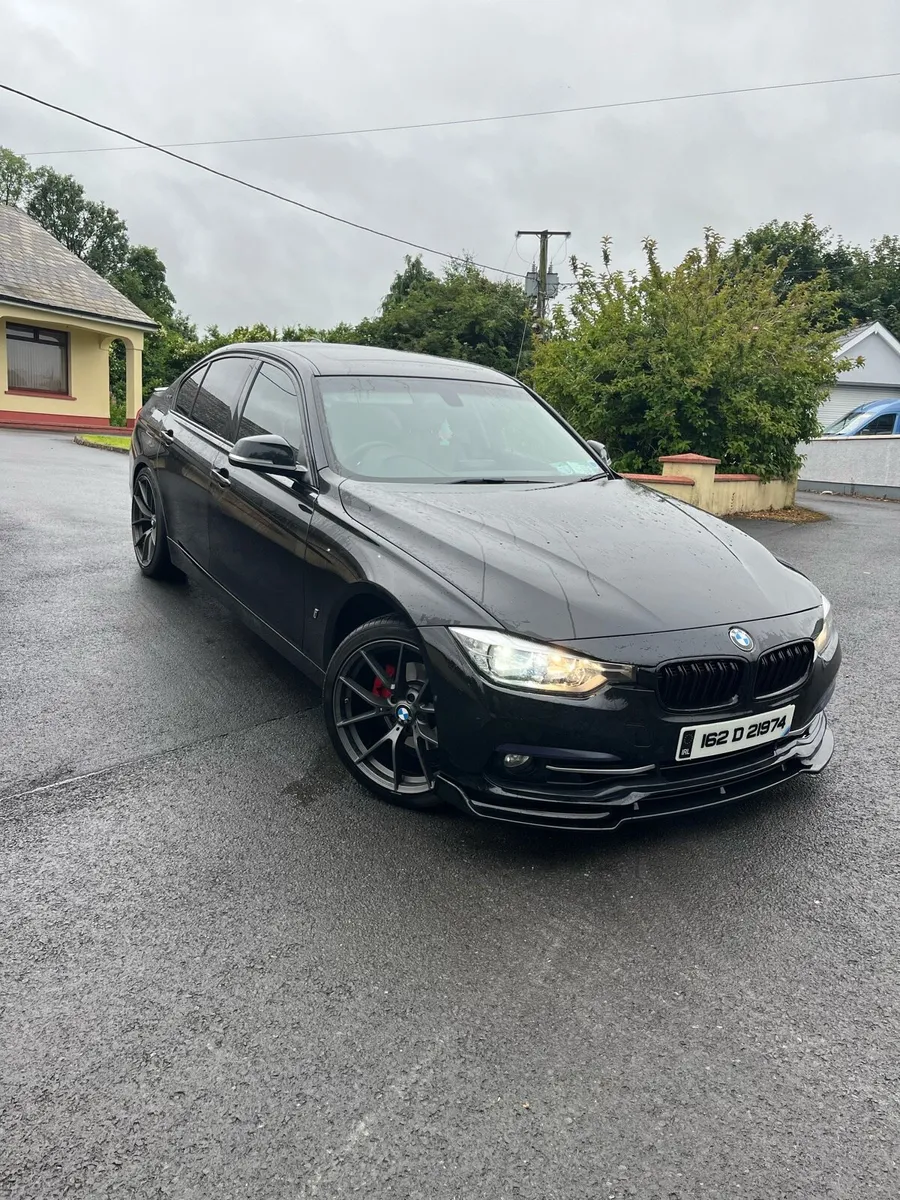 BMW 330e (sunroof) - Image 1