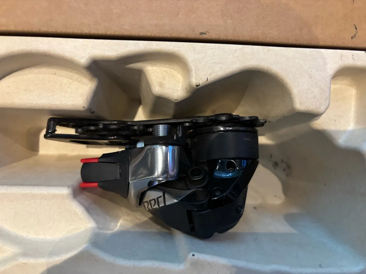 SRAM RED AXS Rear Derailleur - Image 3