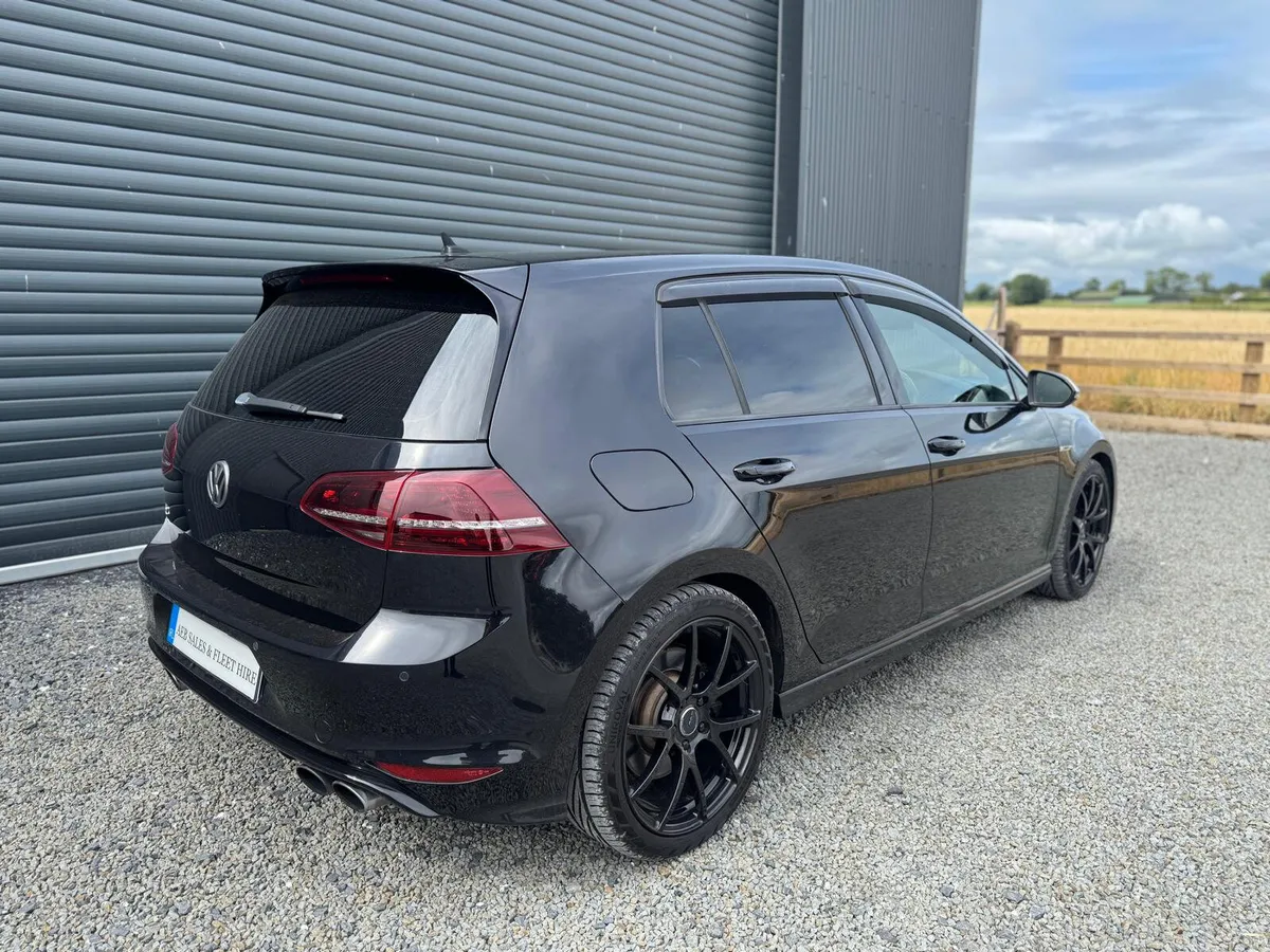 Volkswagen Golf R 2.0 TSI - Image 3