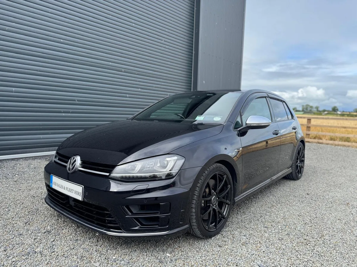 Volkswagen Golf R 2.0 TSI - Image 4