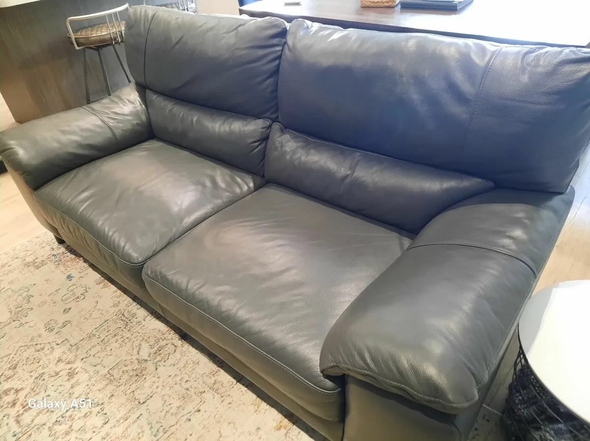 3 Seater Leather Couch - Image 4