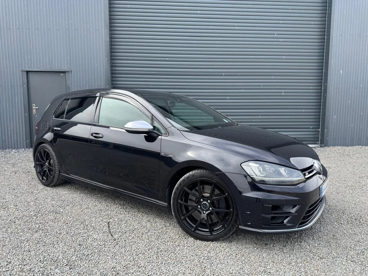 Volkswagen Golf R 2.0 TSI - Image 2