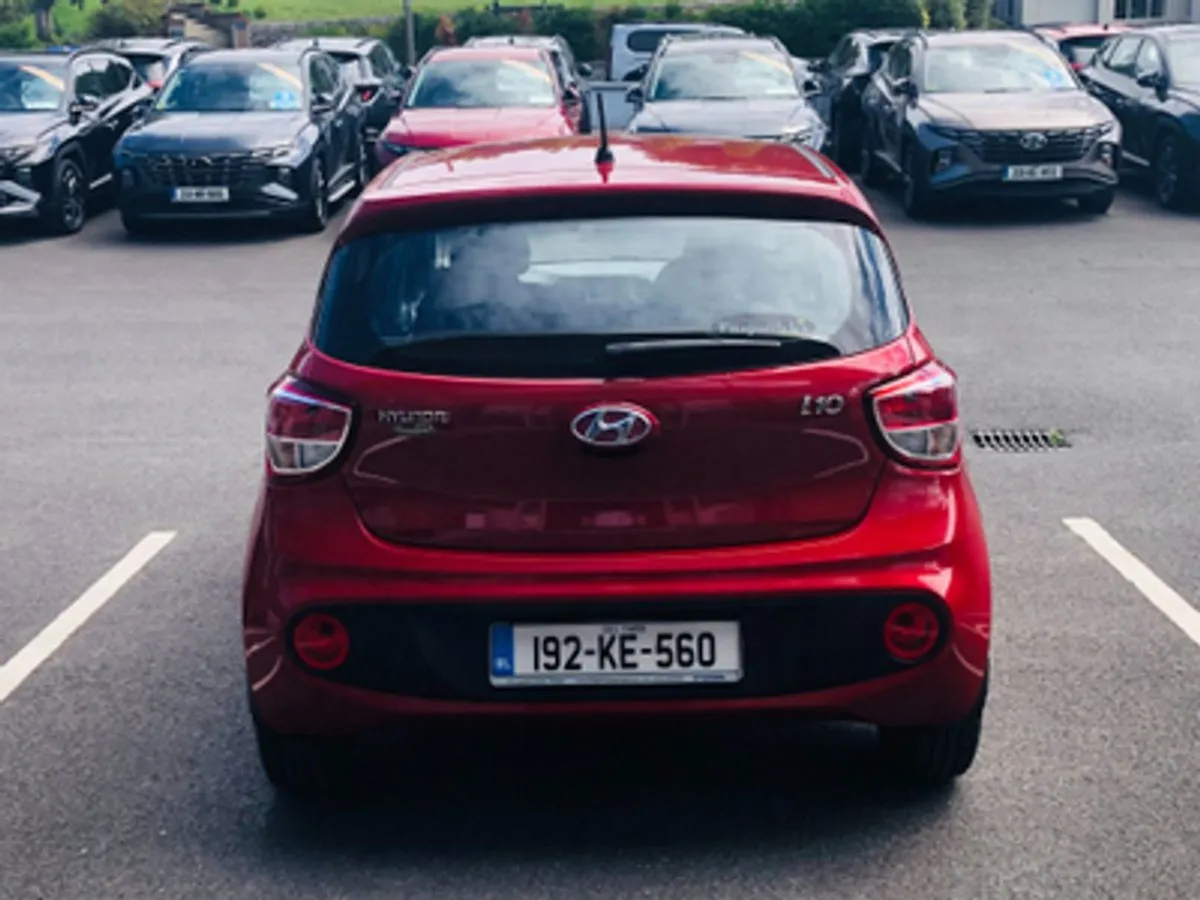 Hyundai i10 Deluxe 1.0 Petrol - Image 3