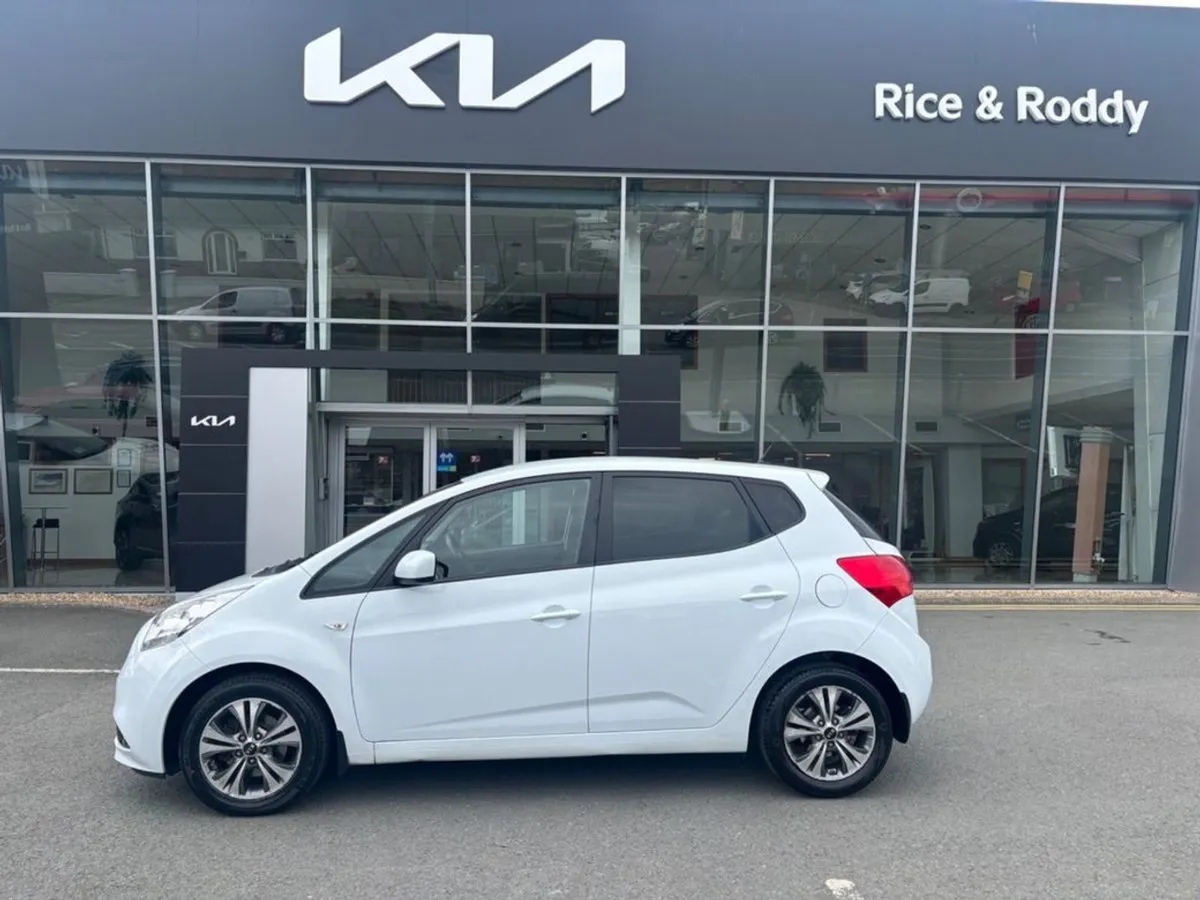 Kia Venga 1.4 Elite Diesel 5DR - Image 2