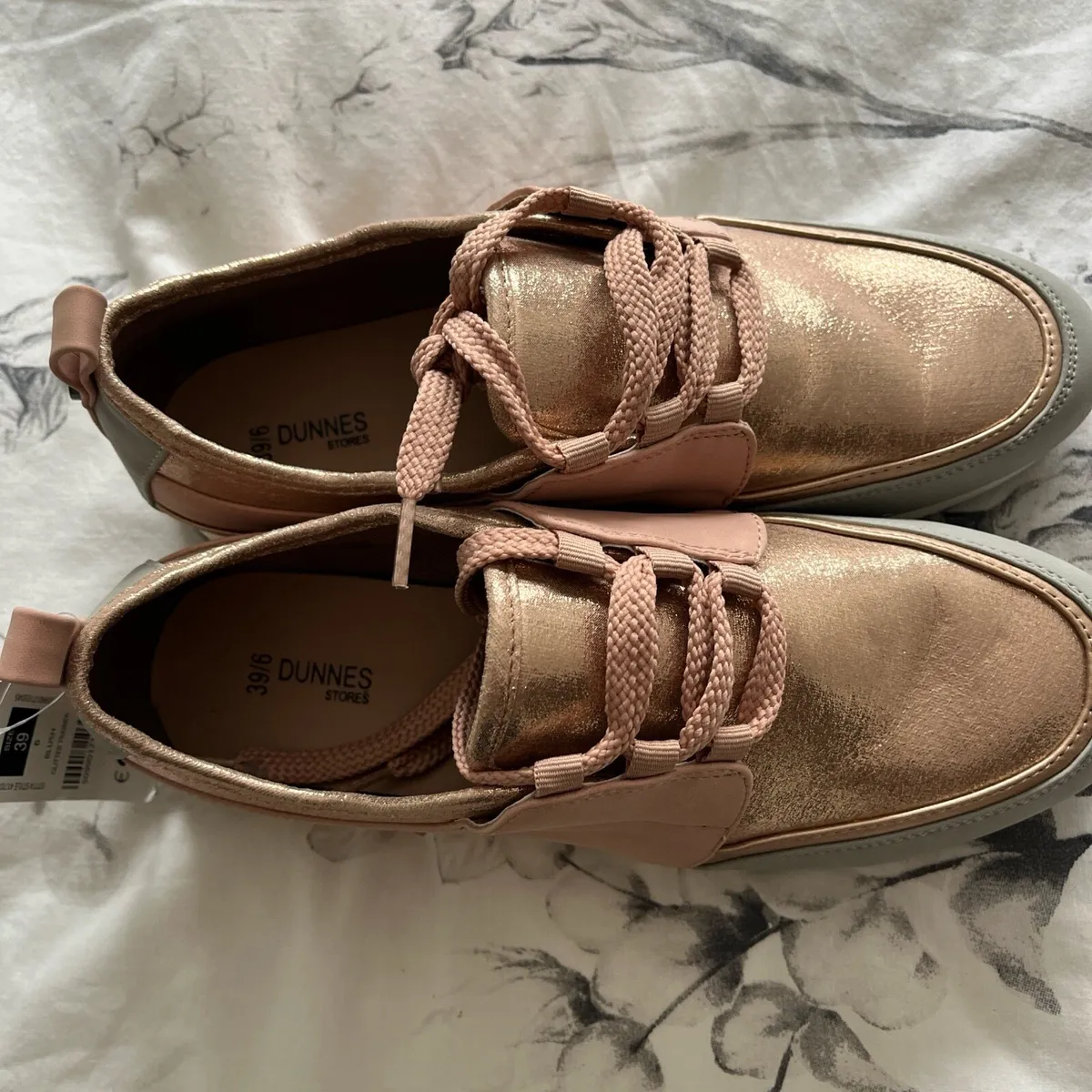 Trainers. - Image 1