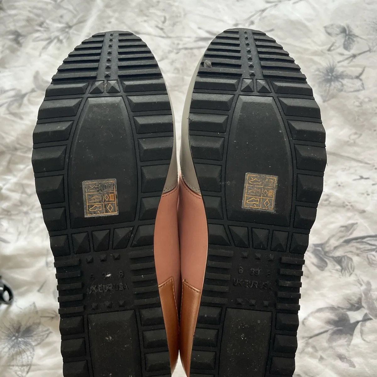 Trainers. - Image 2