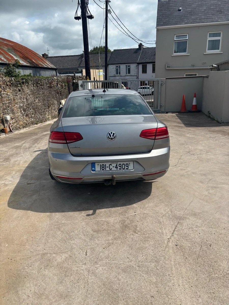 Volkswagen Passat - Image 4