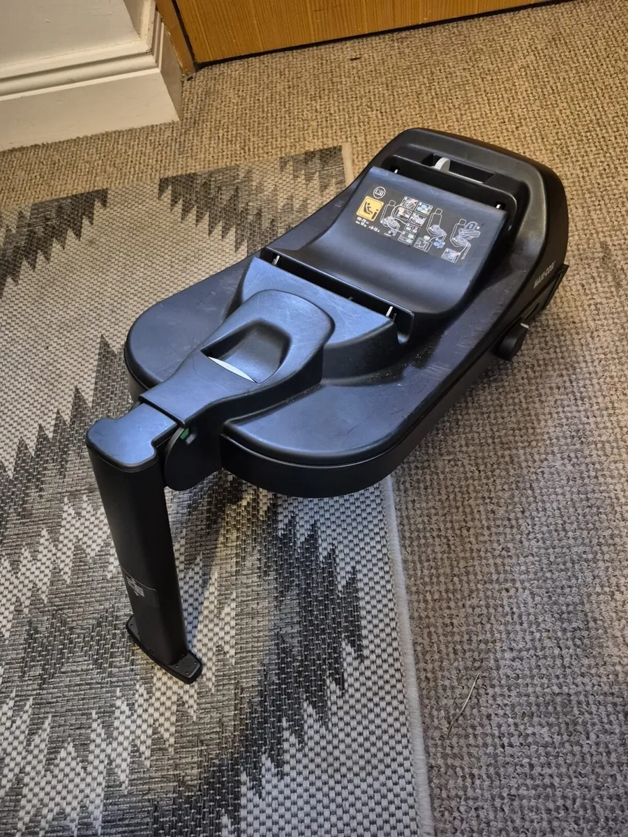 Maxi Cosi Car Seat - Image 4