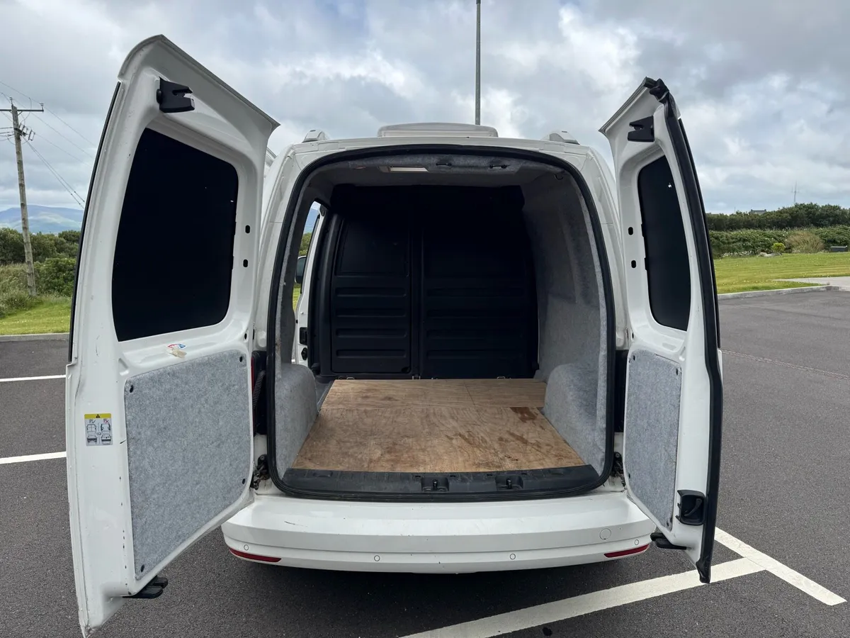 VW Caddy Highline 2015 1.6TDI - Image 4